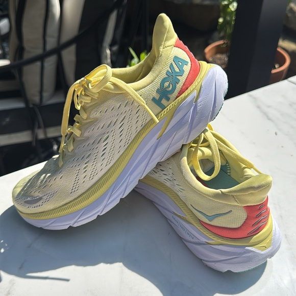 Hoka women’s size 5.5 - Picture 3 of 6